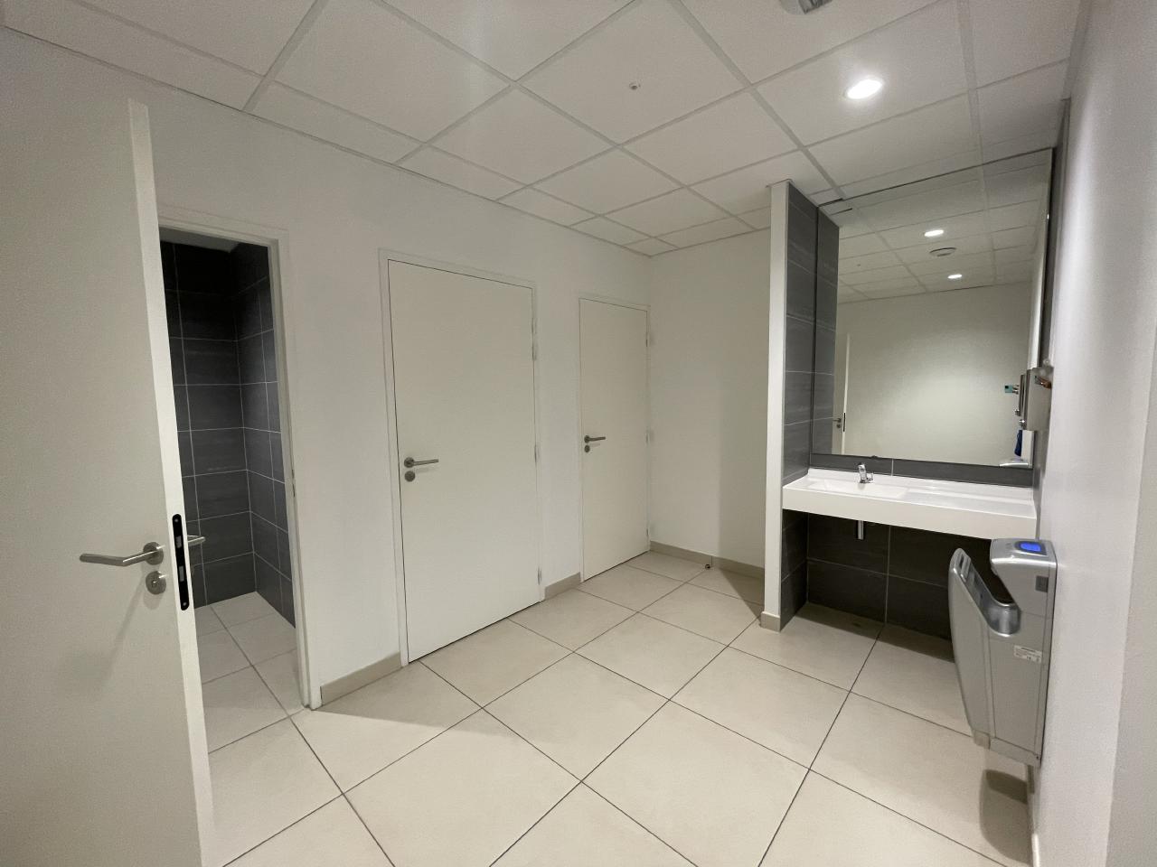 Bureau Aix-en-Provence 1053m² Location bureau Aix-en-Provence Bouches-du-Rhône OLBUR2314514 9